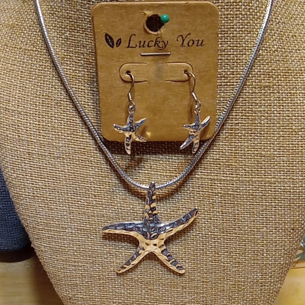 NEW Lucky You brand matching Starfish Earrings & Necklace silvertone. T1